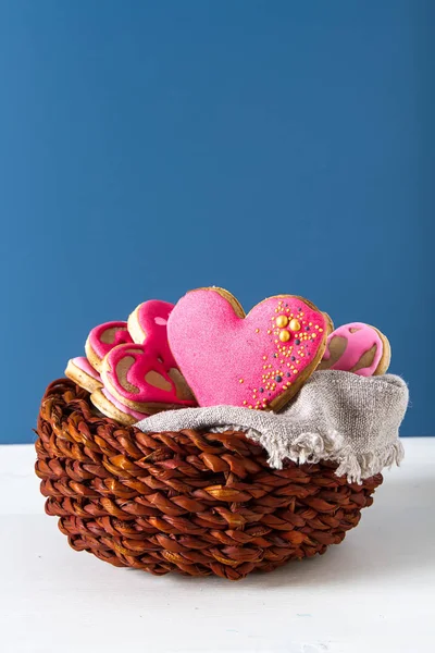 Kalp kurabiye. St. Valentine's Day, düğün. Parlak beyaz backgro