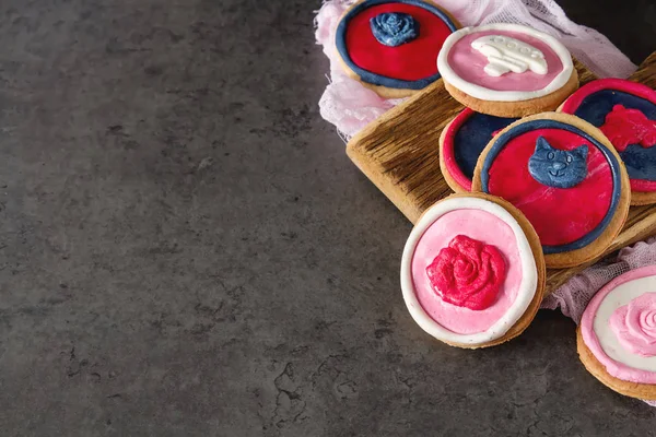 Ginger biscuits with multi-colored mastic. Children's birthday. — Stock Photo, Image