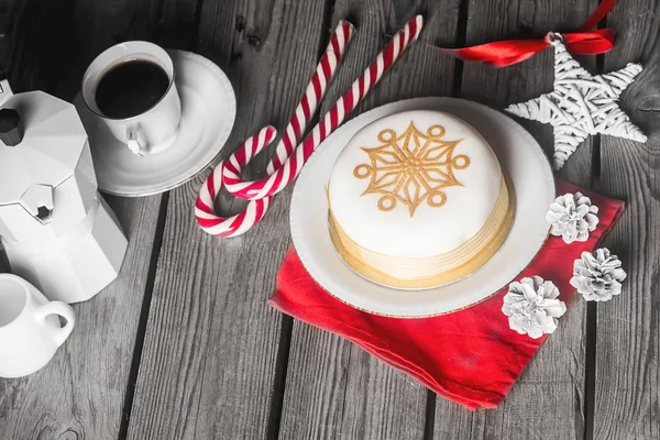 Traditional homemade Christmas cake celebration dessert with a s — Stock Photo, Image