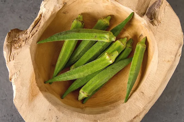 Lady Fingers o Okra. Fondo oscuro. , Espacio para texto —  Fotos de Stock