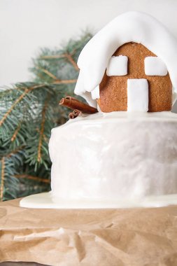 Yeni yıl kek Noel ağaçları ve gösterişli evler ve CI