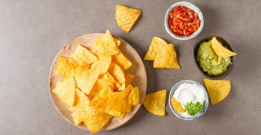 Aperatif bir parti, bir tortilla cips, cips Soslar: sa