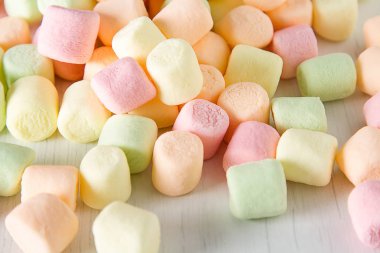 hatmi renkli. doğum günü, açık beyaz renkli