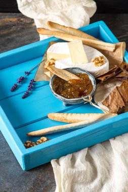 Fransız Ulusal Gıda. Kalıp ile peynir. Lezzetli bir meze fo