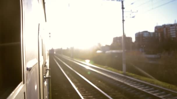 Treno in movimento la sera — Video Stock