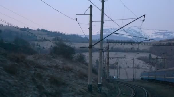 Вид из окна поезда пейзажного пейзажа — стоковое видео