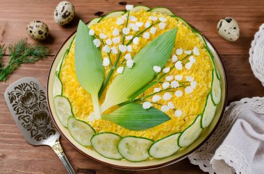 Bahar dekorasyon Lily vadi ile salata katmanlı