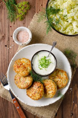 Dereotu ve Tatar soslu tavuk pirzolası.