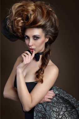  güzel saç modeli ile Ortaçağ Bayan
