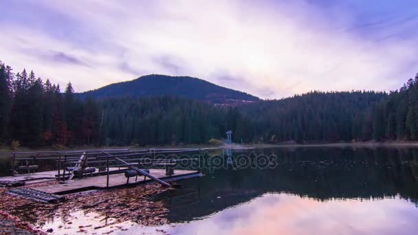 Puesta Sol Otoño Lago Montaña Con Árboles Coloridos Bosque Hojas — Vídeos de Stock