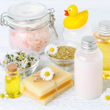 kare papatya yağı, çiçek, sabun, tuz ve Organik Kozmetik, Banyolu bebek