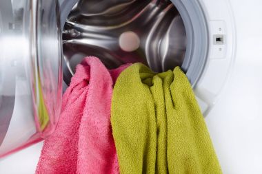 bir açık yıkama makinesi portre renkli havlu