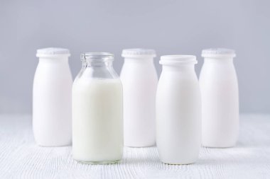 şişe içki yoğurt, ev yapımı ve geleneksel