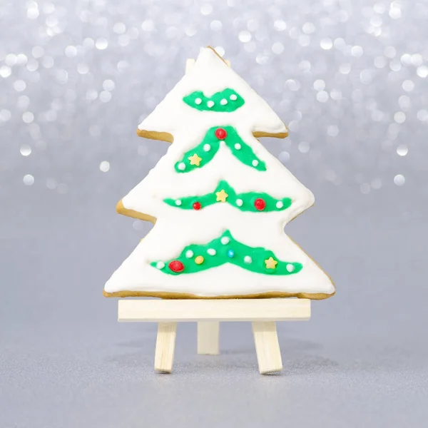 Tarjeta de Navidad con árbol de jengibre hecho a mano — Foto de Stock