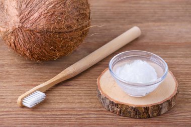 Hindistan cevizi yağı diş macunu, sağlıklı dişler, ahşap diş fırçası için doğal alternatif