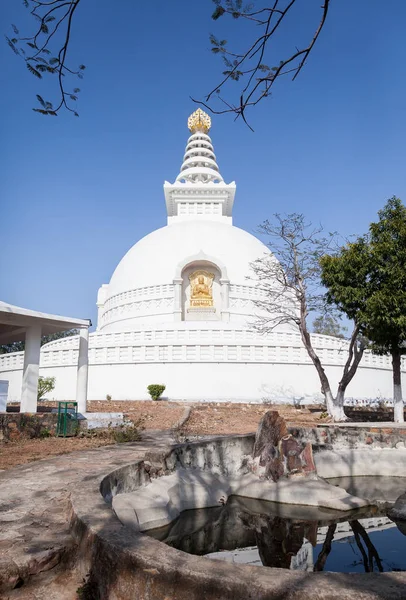 Shanti stupa - stupa Buddha perdamaian . — Stok Foto