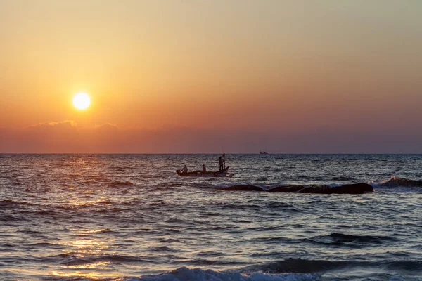 Pescadores voltam da pesca — Fotografia de Stock