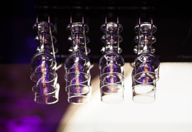 Kuvvetlendirilmiş şarap gözlük.