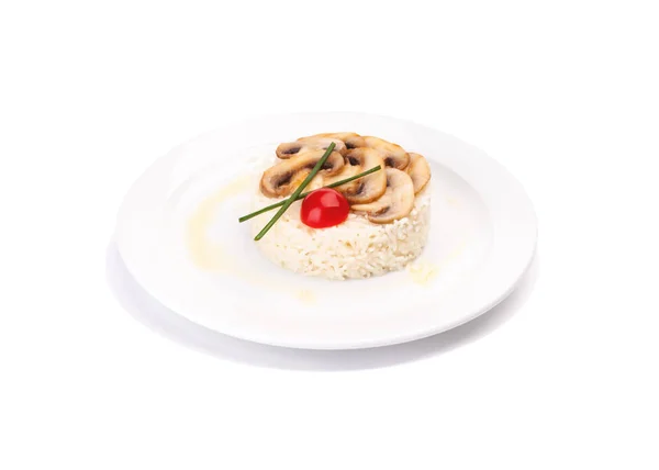 Πιάτο λευκό ρύζι με μανιτάρια και ντομάτα. — Φωτογραφία Αρχείου