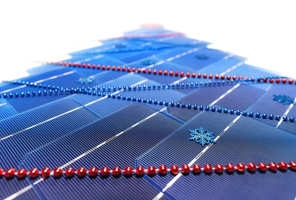 クリスマス ツリーの形で太陽電池 — ストック写真