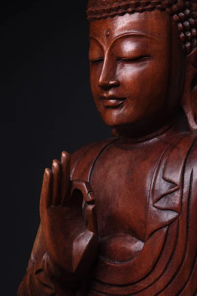 Buddha, cu mâna ridicată în gestul lui vitarka mudra . — Fotografie, imagine de stoc