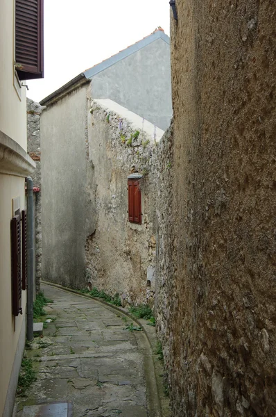 Senj, Hırvatistan. Eski sokak. — Stok fotoğraf