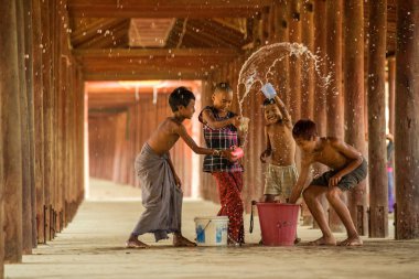 10 Mart 2016 Salay, Mandalay Myanmar Birmanya çocuk 