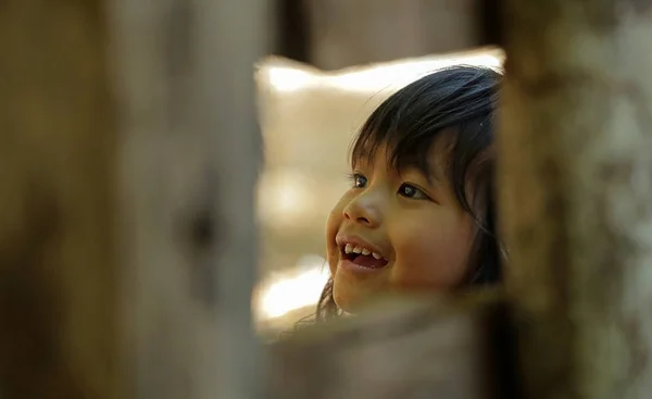 Sourires d'espoir Laos fille . — Photo