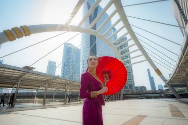 Laos kadındır Sathorn Meydanı Bangkok Tayland turizm.