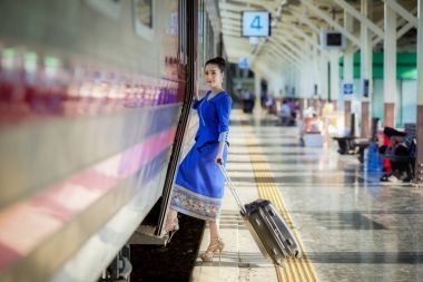 Laos kadınlar meydanının Hua Lamphong tren tren ile seyahat