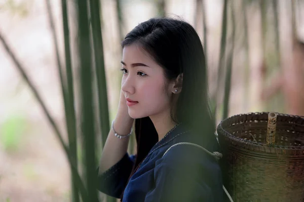 Ritratto Belle donne Laos in Lao Abito tradizionale — Foto Stock