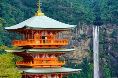 Japonya, Nachi Seigantoji ve Taki şelale en iyi Simgesel Yapı