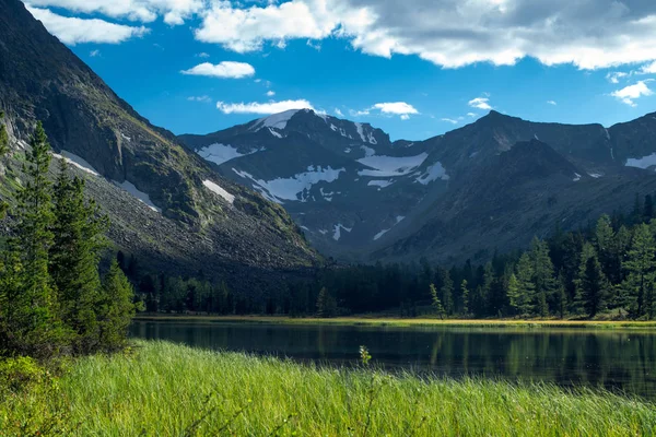 Lake in the Altai mountains, Russia — Stock Photo, Image