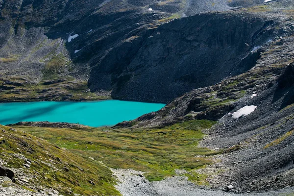 Akchan 湖在阿尔泰山 — 图库照片