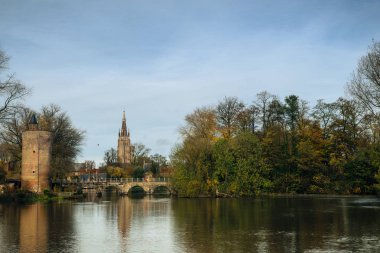 Kule ve köprü Minnewater Park Bruges, Belçika