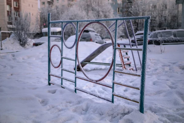 Parque infantil en Murmansk, Península de Kola, Rusia —  Fotos de Stock