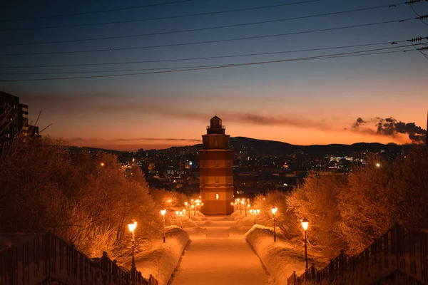 Мемориальный комплекс воинам и морякам, погибшим в мирное время в Мурманске, Кольский полуостров, Россия Стоковое Изображение