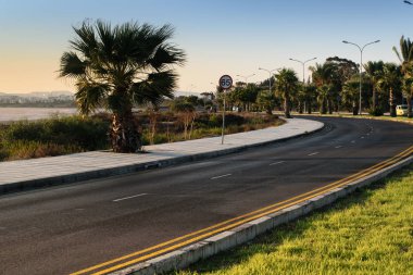 Larnaca, Kıbrıs için yol