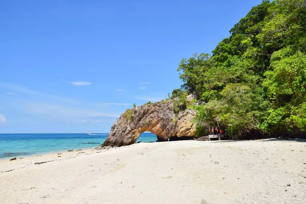 Ko Khai, doğal taş kemer Tarutao Milli Parkı yakınındaki