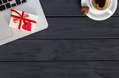 Sevgililer Hediyelik alınan veya Internet teknolojileri kahve bilgisayar tarafından gönderilen