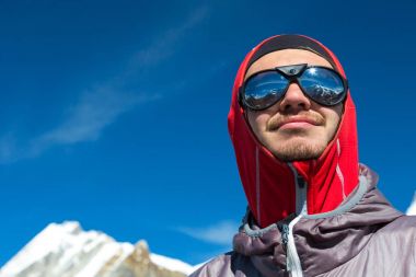 Dağcı güneş gözlüğü  