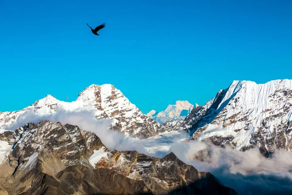 Vallei en de bergen in Nepal — Stockfoto