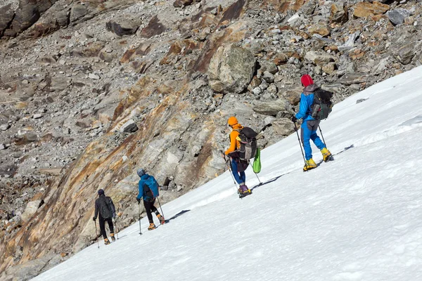 Команда альпіністів — стокове фото