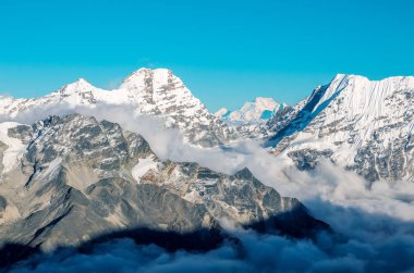 Vadi ve dağlar Nepal