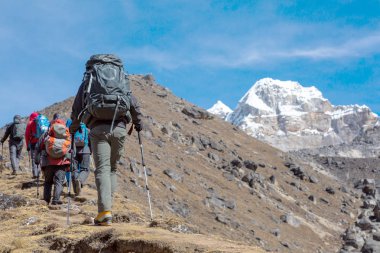 Yüksek dağların doğru hareket seferi