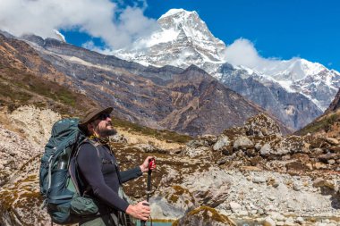 Sakallı Hiker Dağları üzerinde kalıyor
