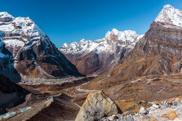 Dolina góra jeziora Himalaya — Zdjęcie stockowe