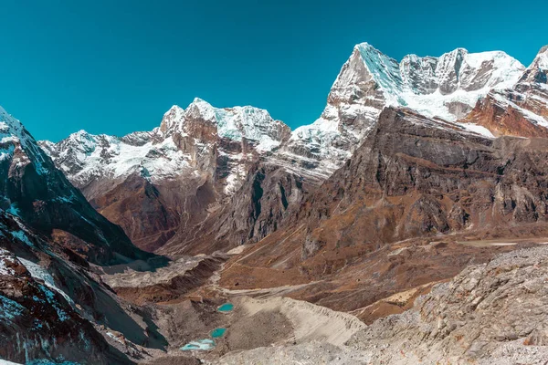 Himalaya göllerde dağ Vadisi — Stok fotoğraf