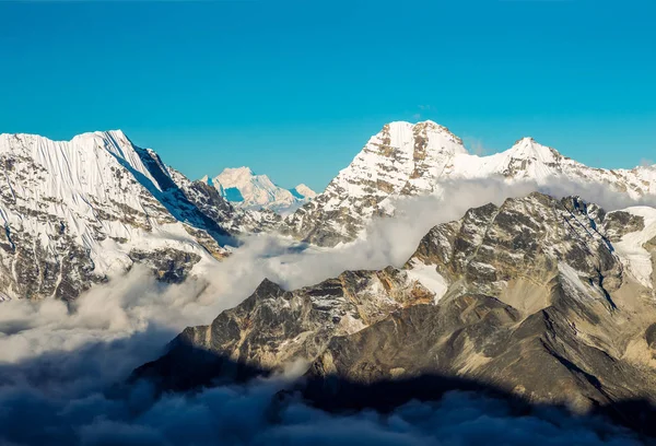 Vale e montanhas no Nepal — Fotografia de Stock