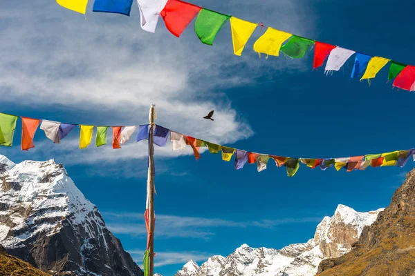 Nepalese Prayer Flags in Mountains — Stock Image Nepalese Prayer Flags in Mountains Royalty Free Stock Photos
